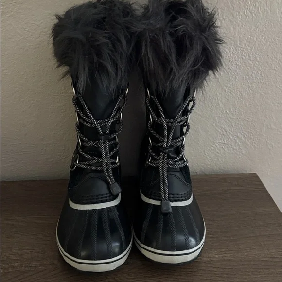 Sorel Youth Joan Of Arctic Waterproof Black Winter Boots, Kids’ Size 4 EU 35 - Picture 2 of 9